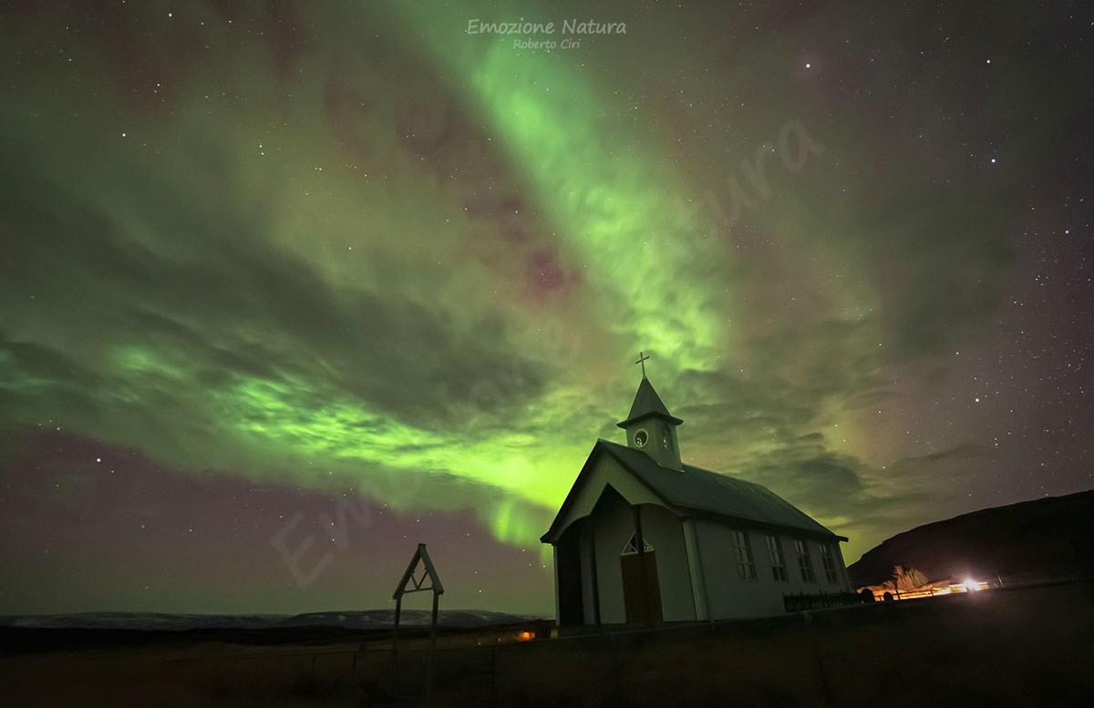 Aurora boreale Breidabolsstadakirkja